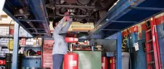 Замена масла в двигателе автомобиля